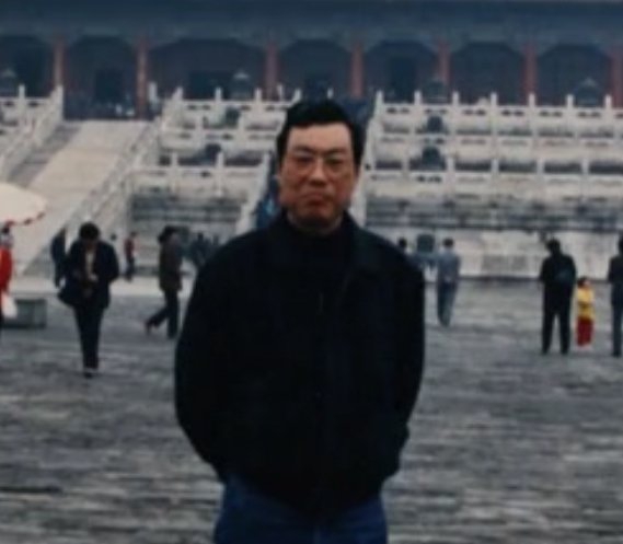 qinhong1.jpg