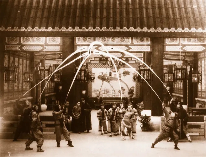 《火烧红莲寺》第1集 剧照.jpg