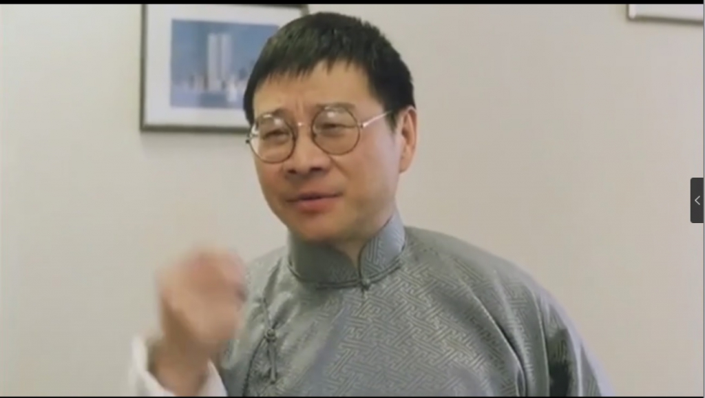 《婚外情》--倪匡在鼓励何守信发挥魅力把合同夺到手.jpg
