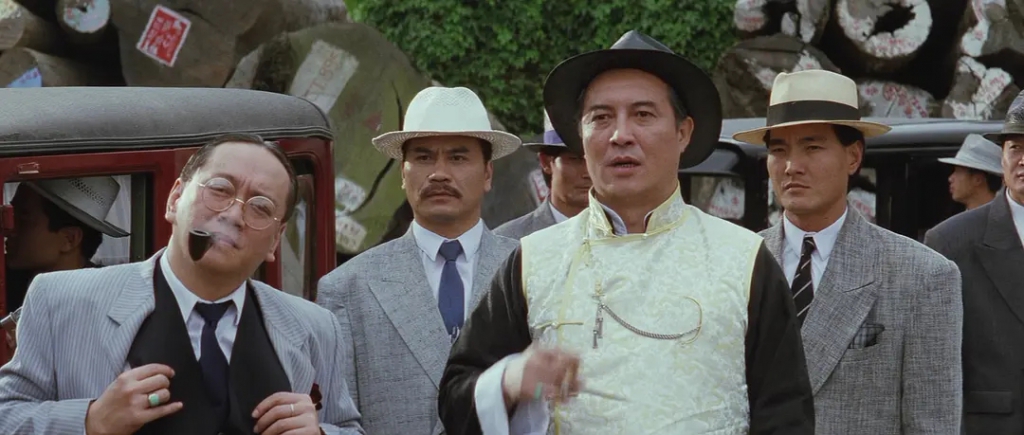 《奇迹》——柯俊雄饰 段一虎（左为沈威).jpg